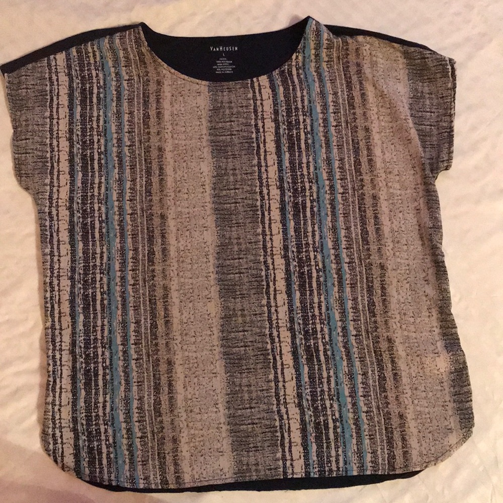 Van Heusen shirt, size Large. Very comfortable.